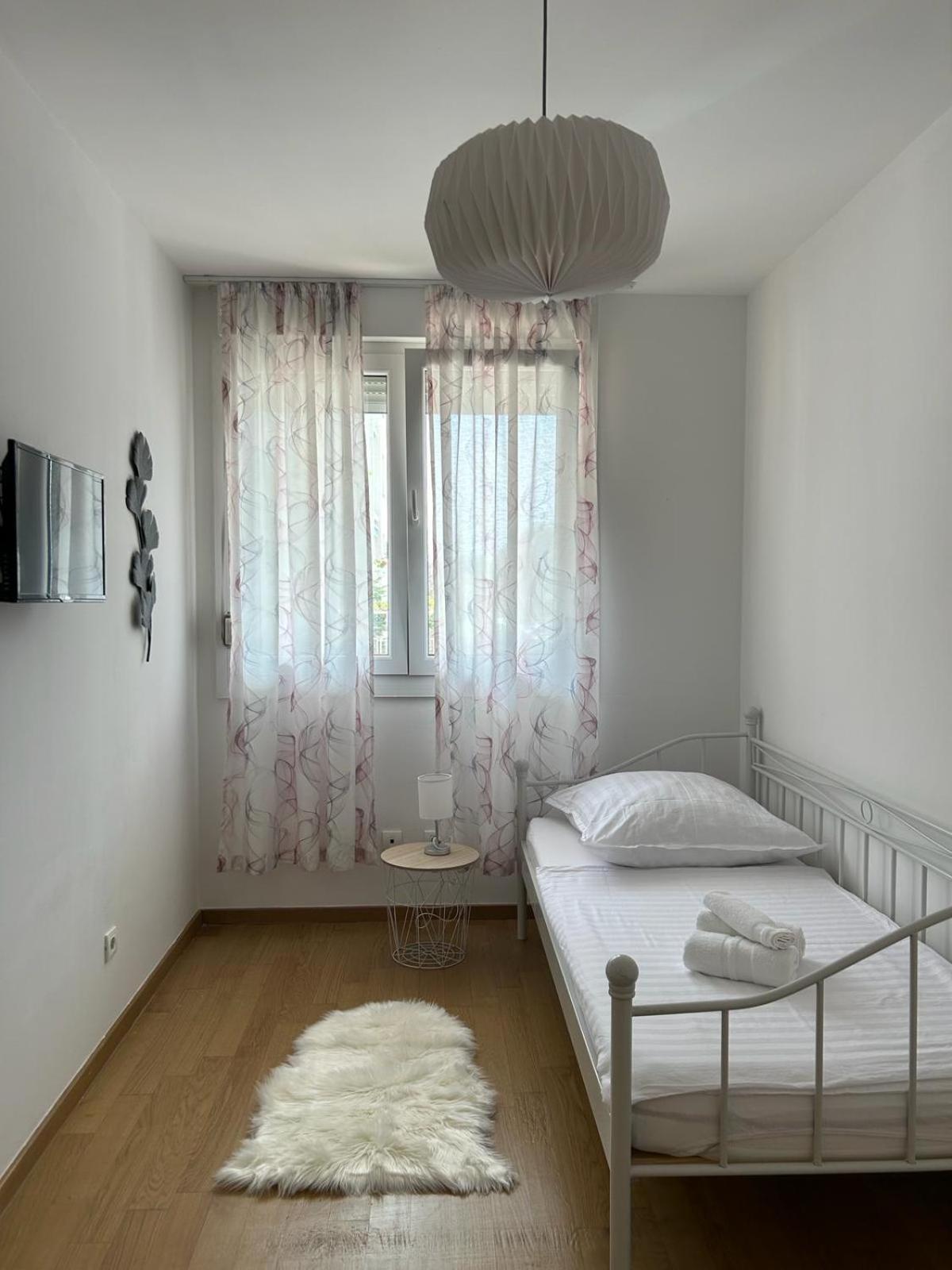 Apartment Dalmatinos Split Znjan Exterior photo